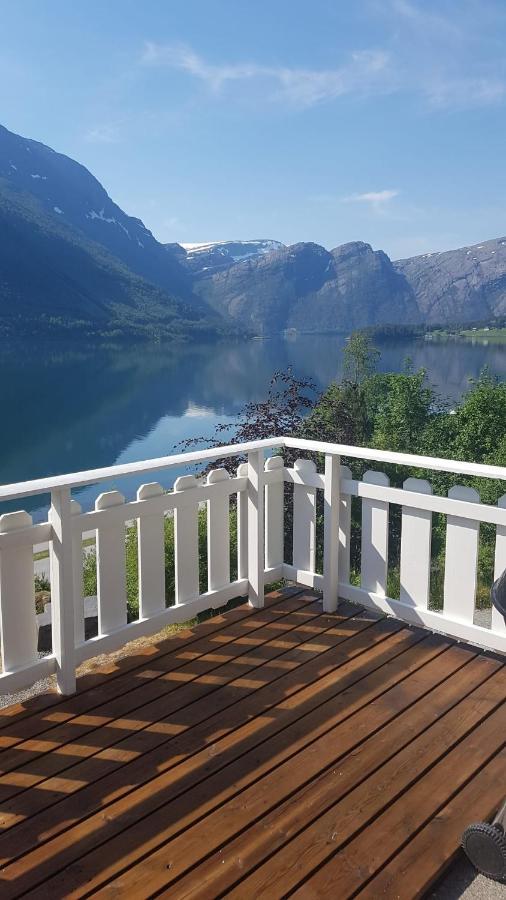 Between Fjord Og Glacier Alfoten Bagian luar foto